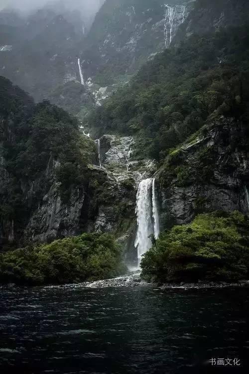 8月份孩子放假，带孩子适合去哪里旅游?游戏画面